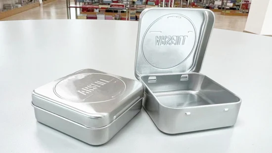 Caja de lata de alimentos con impresión personalizada Paquete de contenedores de aluminio cuadrado Bisagra Caja de lata de metal de mentas de caramelo de chocolate